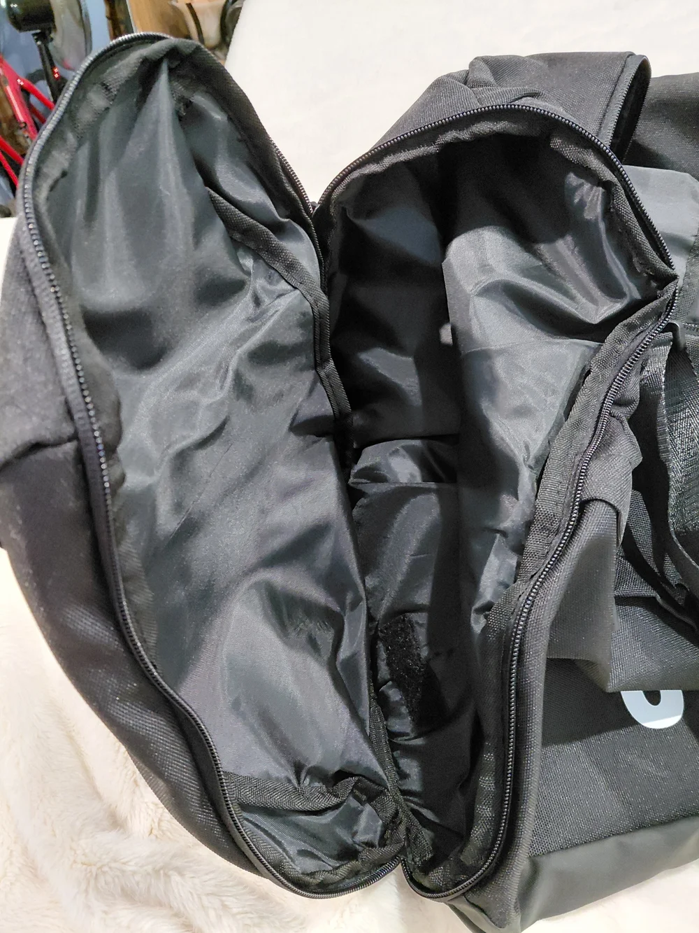 NWT Jordan Jumpman Men’s Black and Red Large Duffle Bag